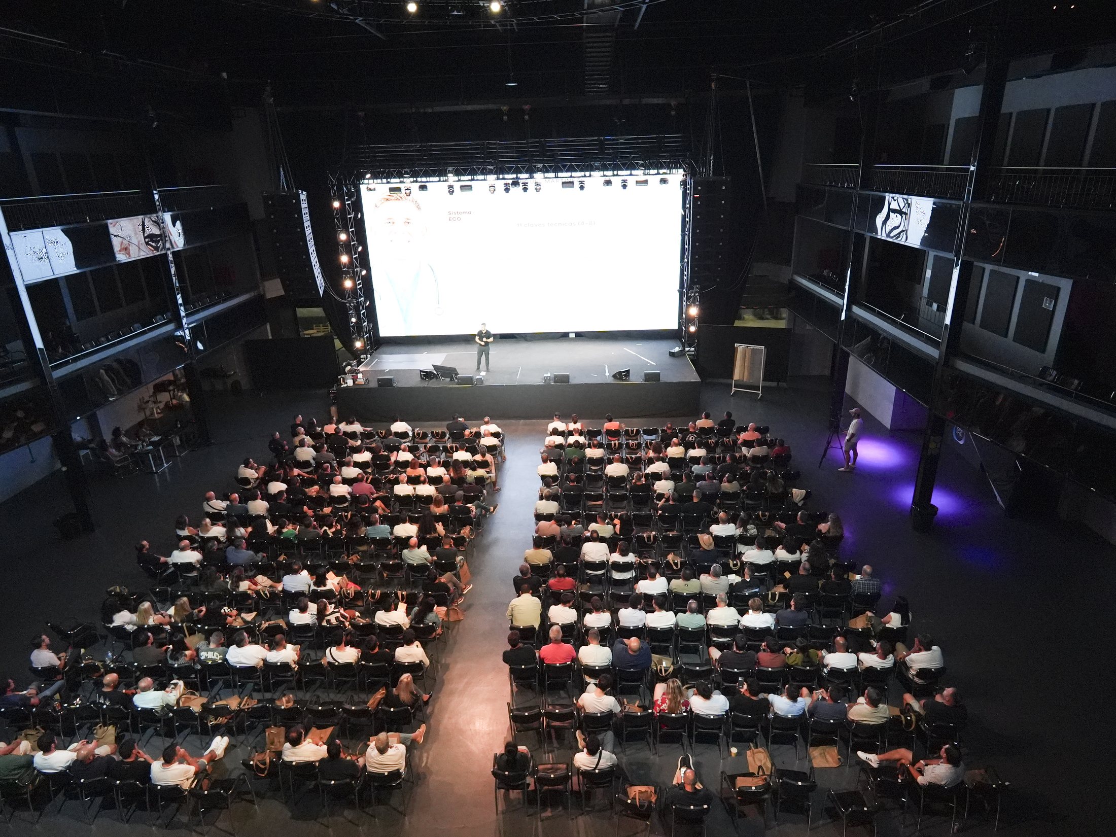 Auditorio del PRO Experience de Revestech