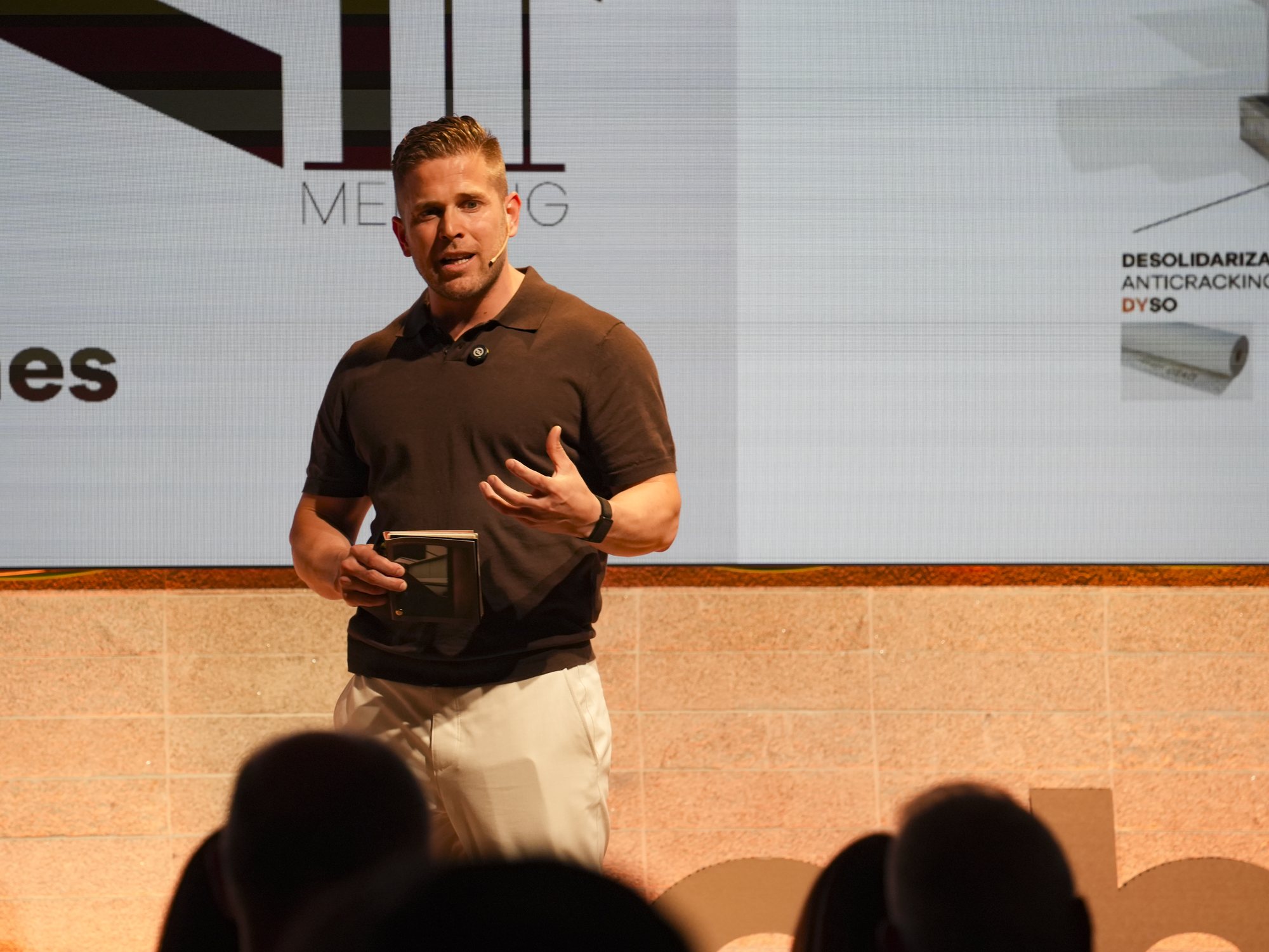 Miguel en un evento de Revestech